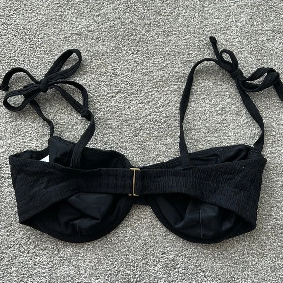 NWT ABERCROMBIE Curve Love Tie-Strap Underwire
Bikini Top M black swim - Picture 6 of 8